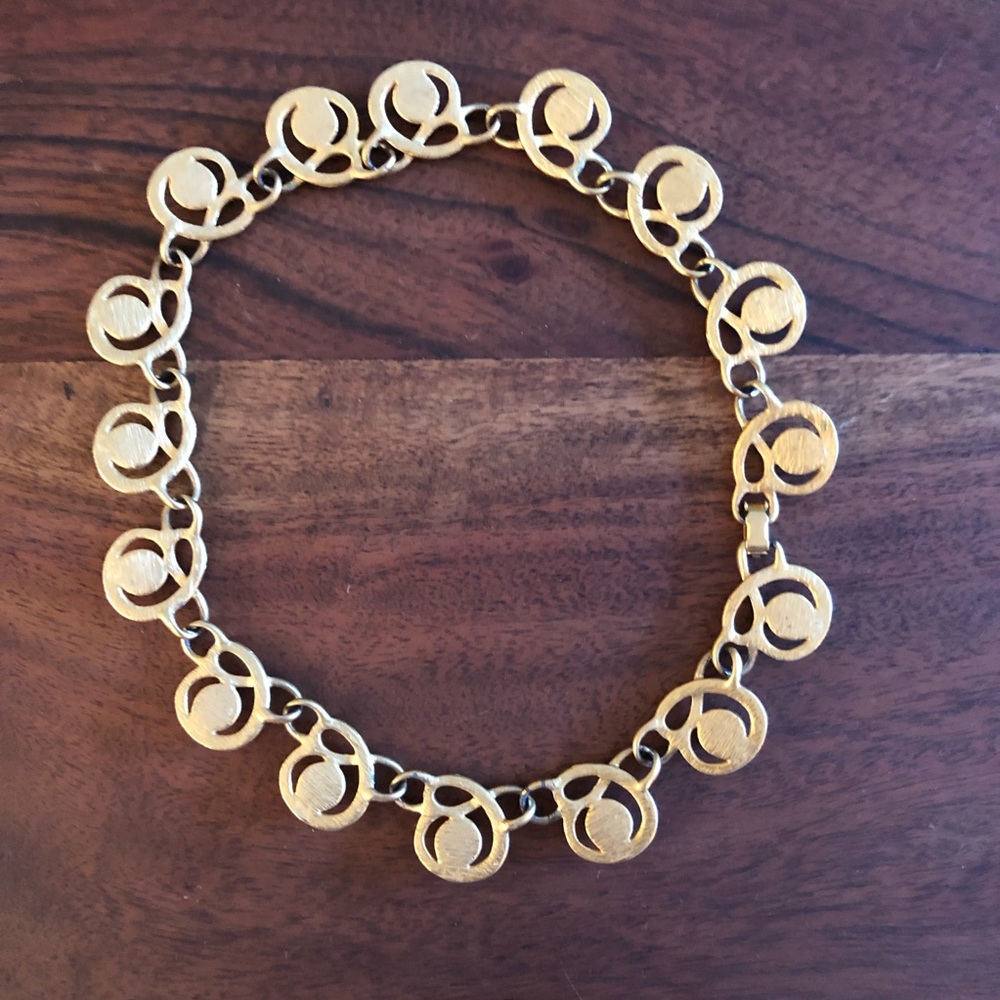 Vintage gold & pearl swirl collar necklace - Picture 6 of 7
